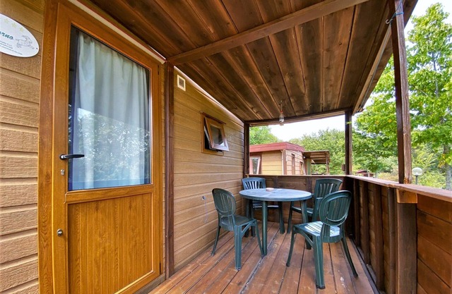 Lovely bungalow in Capraia e Limite with a shared pool