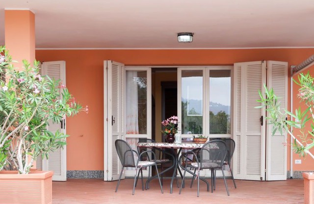 Marina di Andora Apartment, Sleeps 4 with Air Con and Free WiFi