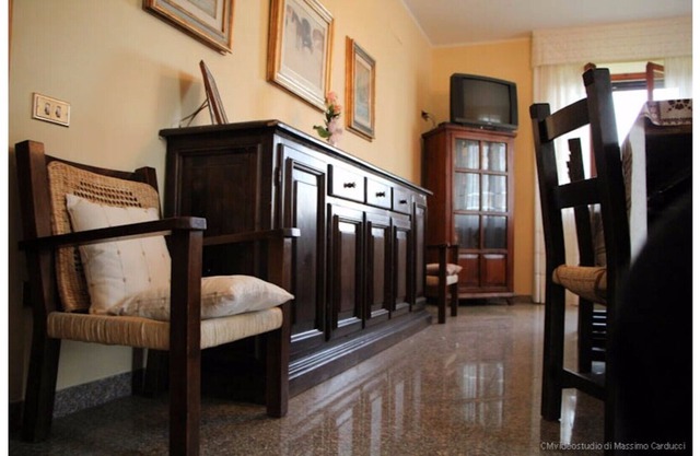 Montefalco Guest House - Red Room