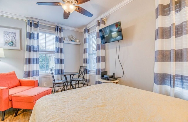 Ocean View Studio 2 Blocks to Beach & Main Ave | Full Kitchen | Near Asbury