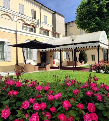 Rechigi Park Hotel 
