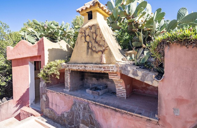 Vacation Home 'Appartamento Sole 1' with Sea View, Garden