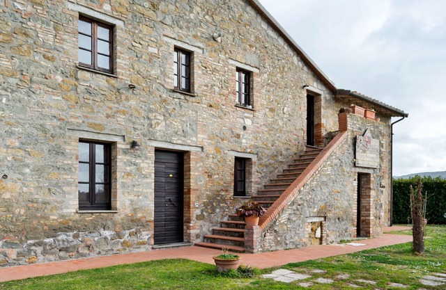 Vintage Apartment in Magione with Swimming Pool