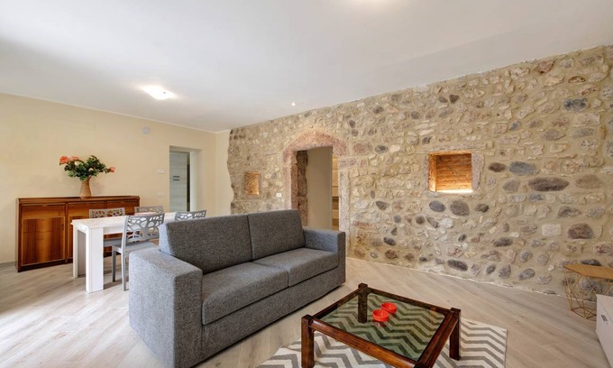 Albisano Apartment | 100 m² Apartment ∙ 2 bedrooms ∙ 4 guests