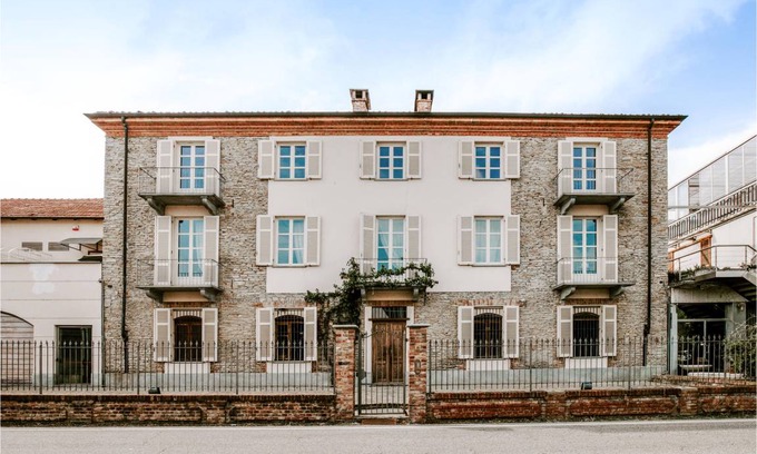 Santo Stefano Belbo Apartment | 100 m² Apartment ∙ 1 bedroom ∙ 4 guests