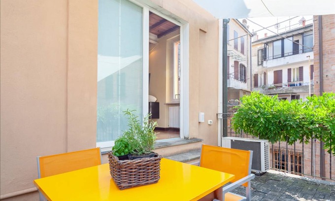 Ferrara Historic Centre Apartment | 104 m² Apartment ∙ 2 bedrooms ∙ 5 guests