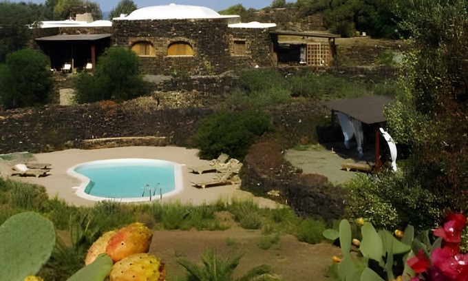 Pantelleria House | 108 m² House ∙ 3 bedrooms ∙ 127 guests