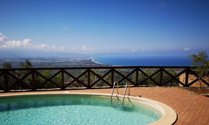 Lamezia Terme House | 110 m² House ∙ 2 bedrooms ∙ 4 guests