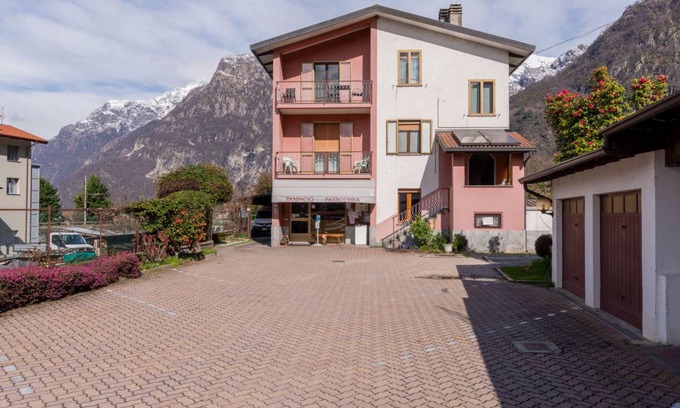 Verceia Apartment | 120 m² Apartment ∙ 1 bedroom ∙ 5 guests