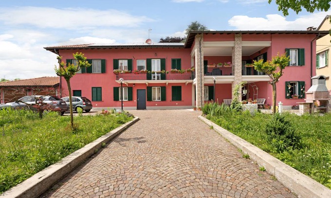 Brebbia Apartment | 120 m² Apartment ∙ 2 bedrooms ∙ 6 guests