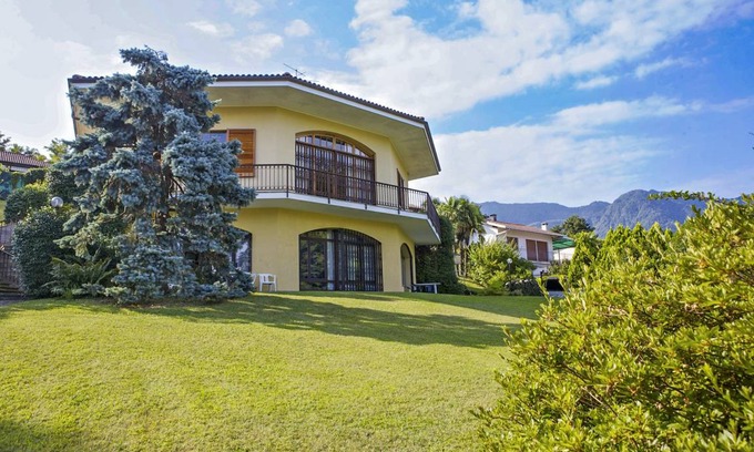Porto Valtravaglia Apartment | 130 m² Apartment ∙ 2 bedrooms ∙ 10 guests