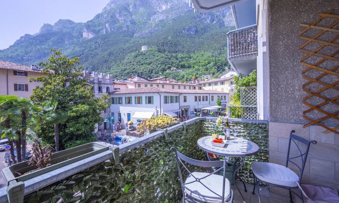 Riva del Garda Apartment | 130 m² Apartment ∙ 4 bedrooms ∙ 8 guests