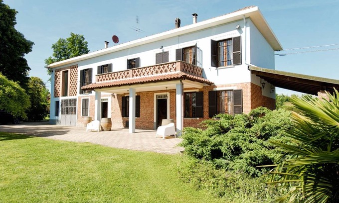 San Damiano dʼAsti Other | 140 m² Accommodation ∙ 4 bedrooms ∙ 9 guests