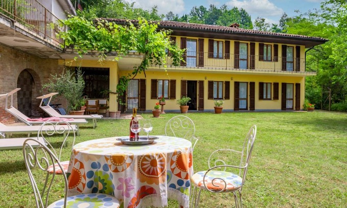 Cortiglione Other | 150 m² Accommodation ∙ 3 bedrooms ∙ 6 guests