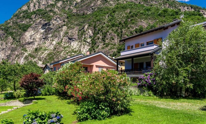 Novate Mezzola Apartment | 150 m² Apartment ∙ 2 bedrooms ∙ 6 guests