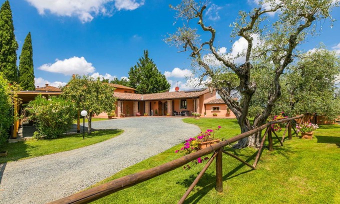 San Miniato Villa | 160 m² Villa ∙ 4 bedrooms ∙ 8 guests