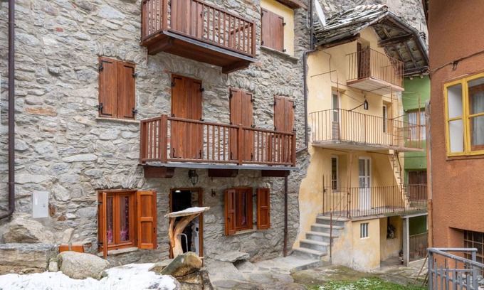 Noasca Other | 180 m² Accommodation ∙ 6 bedrooms ∙ 12 guests