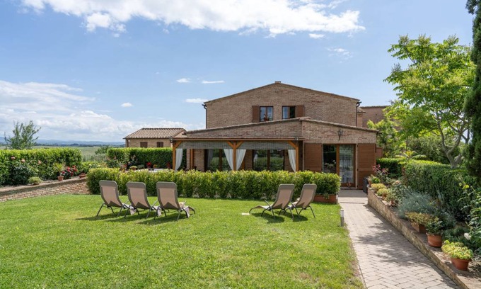 Siena House | 180 m² House ∙ 4 bedrooms ∙ 8 guests