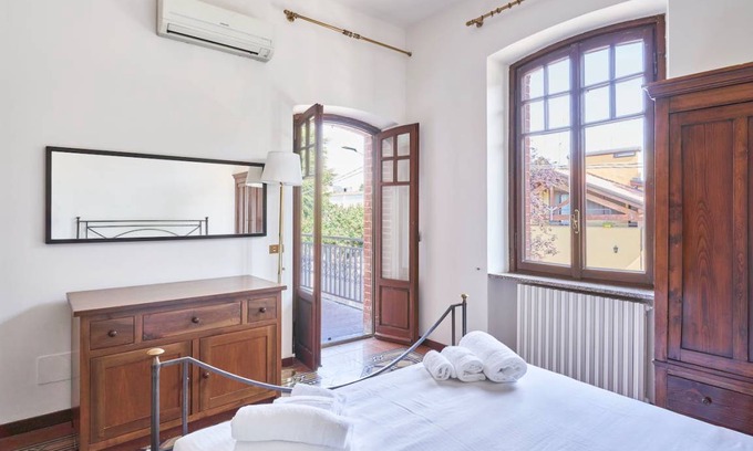 Saronno Other | 200 m² Accommodation ∙ 2 bedrooms ∙ 4 guests
