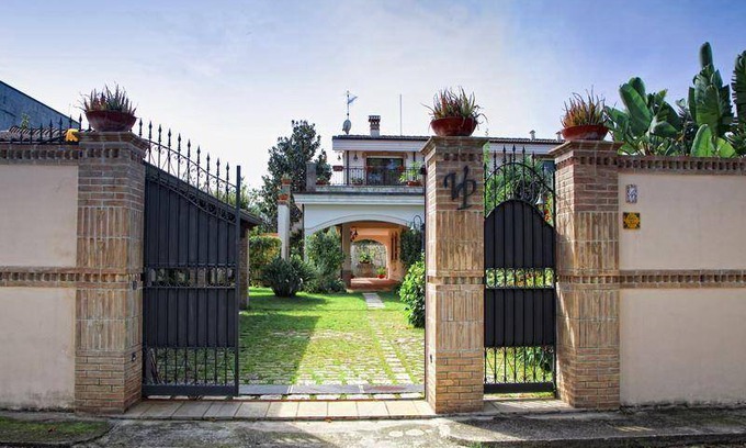 Palmi House | 200 m² House ∙ 6 bedrooms ∙ 11 guests
