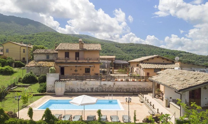 Casperia Villa | 200 m² Villa ∙ 3 bedrooms ∙ 6 guests