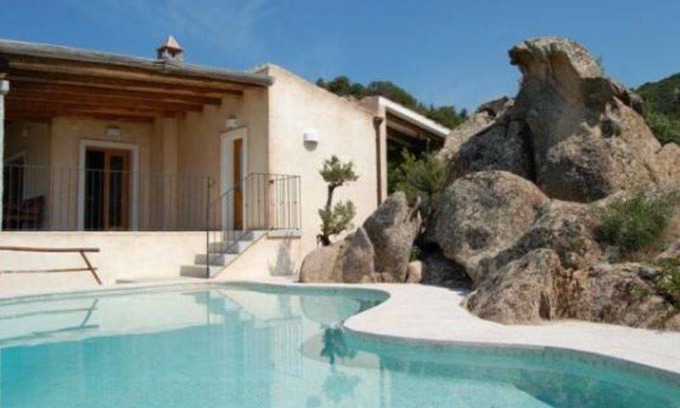 Baja Sardinia Villa | 200 m² Villa ∙ 5 bedrooms ∙ 10 guests