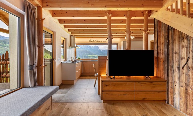 Barbiano Apartment | 220 m² Apartment ∙ 5 bedrooms ∙ 13 guests