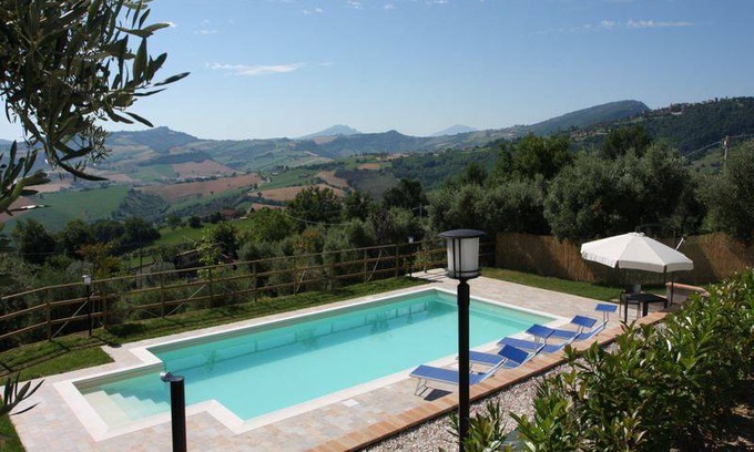 Penna San Giovanni House | 220 m² House ∙ 4 bedrooms ∙ 8 guests