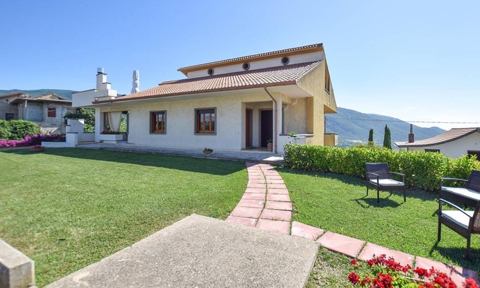 Roccadaspide House | 220 m² Maisonette ∙ 4 bedrooms ∙ 8 guests