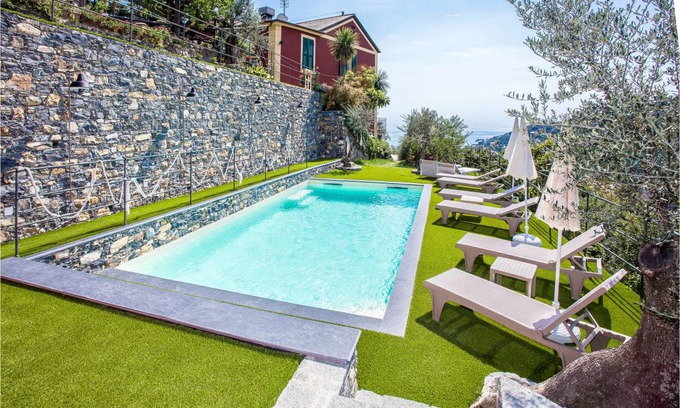 Recco House | 230 m² Maisonette ∙ 6 bedrooms ∙ 16 guests