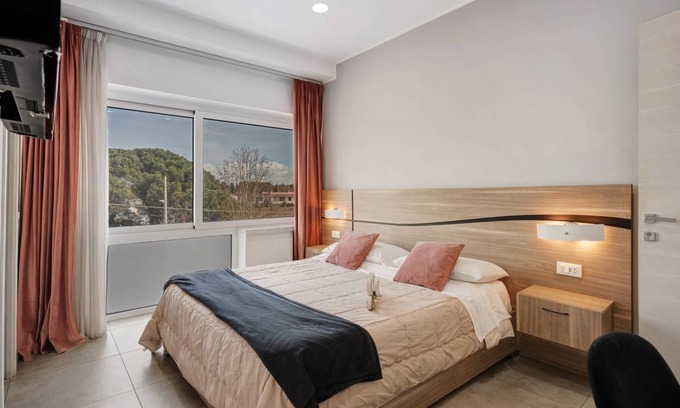 Naples Cabin | 24 m² Lodge ∙ 4 bedrooms ∙ 7 guests