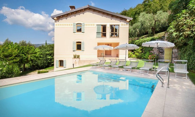 Garda Villa | 240 m² Villa ∙ 5 bedrooms ∙ 10 guests