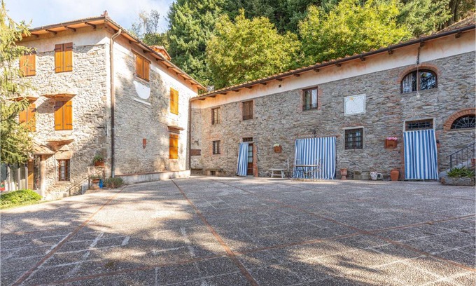 Saturnana House | 250 m² House ∙ 5 bedrooms ∙ 8 guests