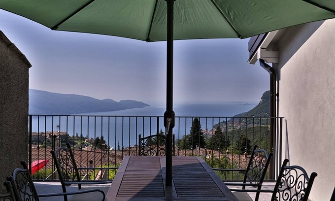 Gardola Villa | 250 m² Villa ∙ 6 bedrooms ∙ 12 guests