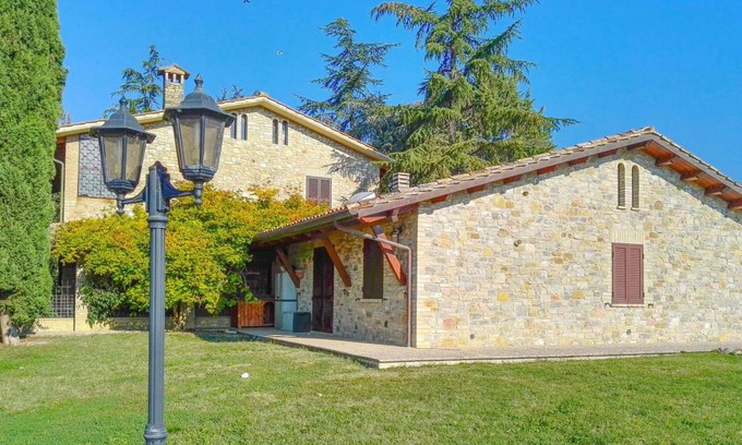 Casenuove Villa | 250 m² Villa ∙ 6 bedrooms ∙ 16 guests