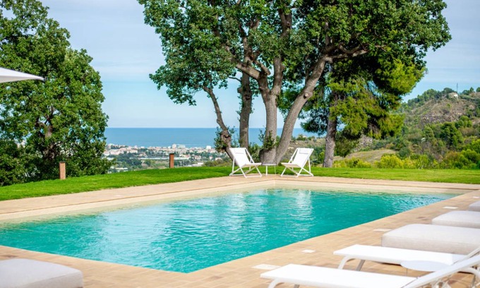 San Savino House | 260 m² Farmhouse ∙ 7 bedrooms ∙ 16 guests