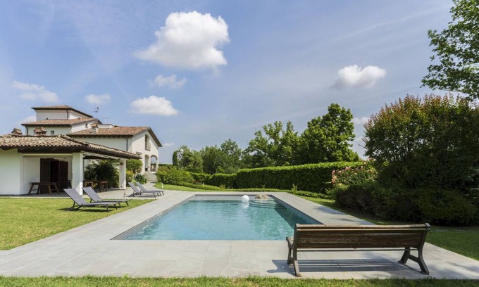 Travazzano Villa | 270 m² Villa ∙ 4 bedrooms ∙ 8 guests