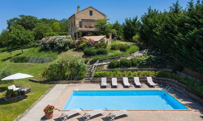 Montegiorgio Villa | 270 m² Villa ∙ 5 bedrooms ∙ 10 guests