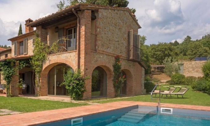 Arezzo Villa | 280 m² Villa ∙ 5 bedrooms ∙ 10 guests
