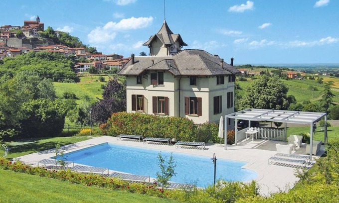 Sarezzano Apartment | 290 m² Apartment ∙ 4 bedrooms ∙ 10 guests