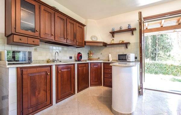 Cisano sul Neva House | 3 bedroom accommodation in Cisano sul Neva (SV)