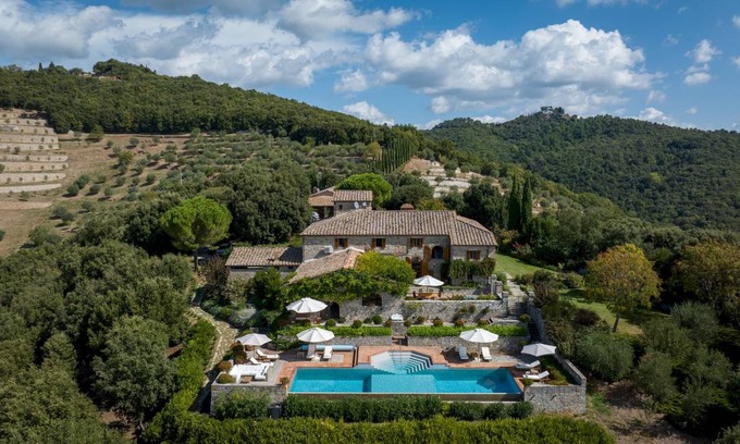Castelnuovo Berardenga Villa | 300 m² Villa ∙ 6 bedrooms ∙ 12 guests