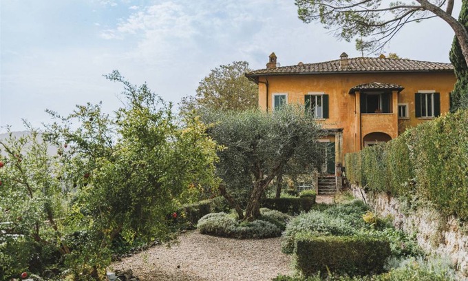 Sovicille House | 300 m² Farmhouse ∙ 6 bedrooms ∙ 10 guests