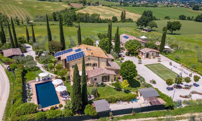Bettona Villa | 300 m² Villa ∙ 4 bedrooms ∙ 10 guests