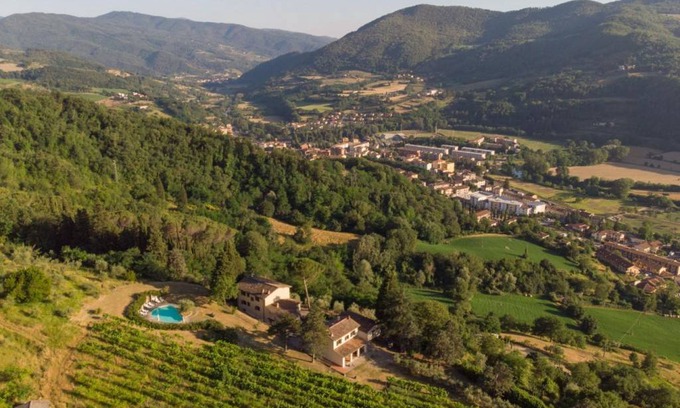 Dicomano House | 305 m² Farmhouse ∙ 5 bedrooms ∙ 12 guests