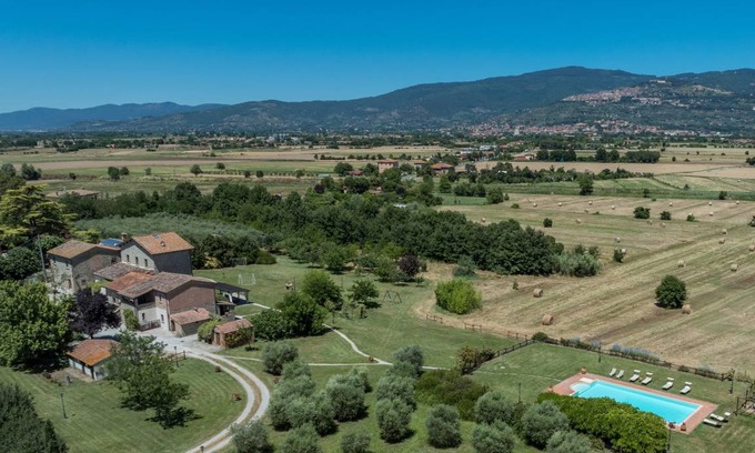 Cortona Villa | 310 m² Villa ∙ 9 bedrooms ∙ 22 guests