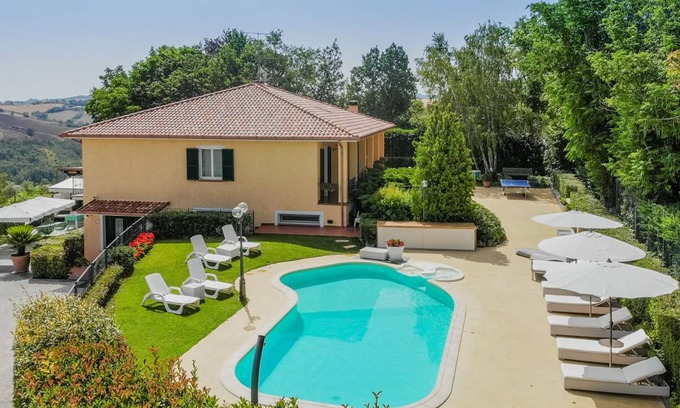 Mogliano Villa | 315 m² Villa ∙ 6 bedrooms ∙ 15 guests