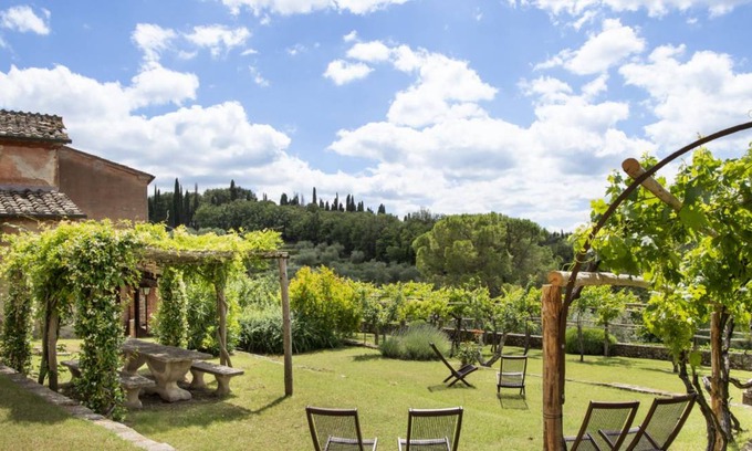Sovicille House | 320 m² Farmhouse ∙ 7 bedrooms ∙ 13 guests