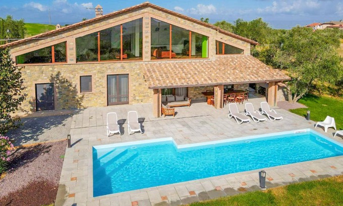 Parrano Villa | 341 m² Villa ∙ 7 bedrooms ∙ 20 guests
