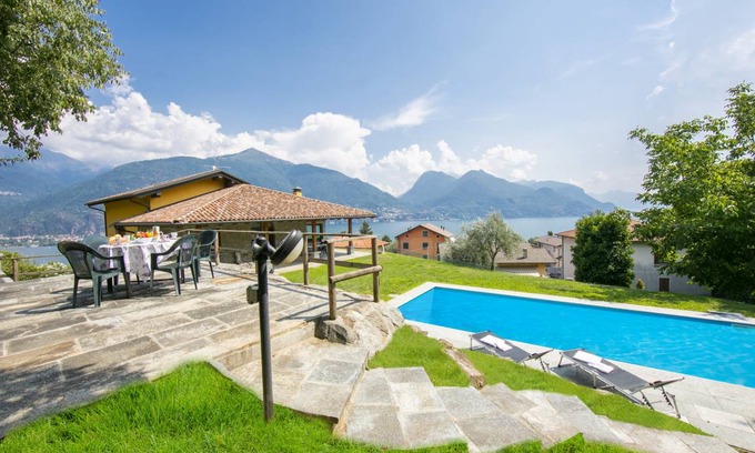 Santa Maria - Rezzonico Villa | 350 m² Villa ∙ 5 bedrooms ∙ 9 guests